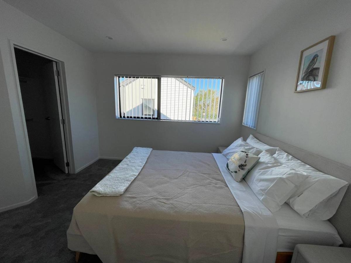 4 Bedroom Home Fully Furnished In Papakura, Оукланд Екстериор снимка